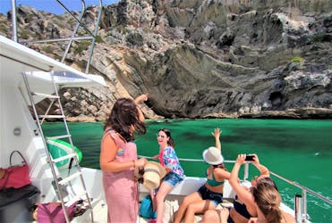Tour privato in barca di un’intera giornata nel Parco Marino di Arrábida
